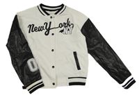 Bílo-černá baseballová mikina s číslem a koženkovými rukávy C&A