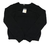 Nové - Černý svetr s průstřihem Primark