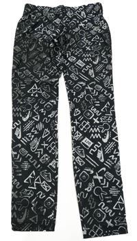 Černé sportovní legíny s obrázky Nike