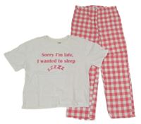 Bílo-růžové pyžamo s nápisem a kostkovanými kalhoty Sinsay