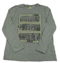 Tmavošedé melírované triko s nápisy a budovami YIGGA