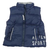 Tmavomodrá šusťáková zateplená vesta s nápisem