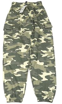 Nové - Army cargo tepláky New Look