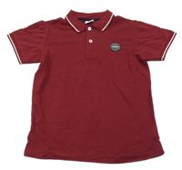 Vínové polo tričko s nášivkou