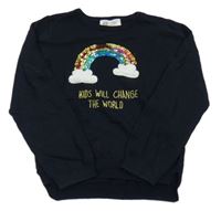 Tmavomodrý svetr s duhou z překlápěcích flitrů H&M