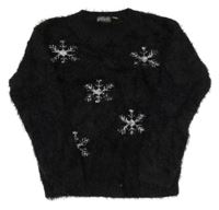 Černý chlupatý svetr s vločkami alive