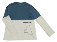 Modrošedo-bílé triko s nápisem C&A