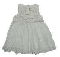 Bílé plisované slavnostní šaty s háčkováním Name it