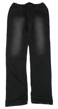 Černé teplákové rifle name it.