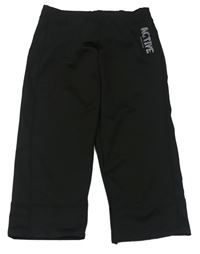 Černé sportovní crop legíny s nápisem 