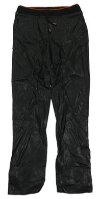 Černé koženkové kalhoty s úpletovým pasem 