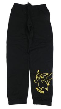 Černé tepláky s Pikachu 
