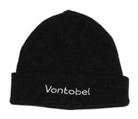 Antracitová čepice s nápisem