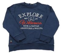 Tmavomodrá mikina s nápisem 