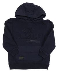 Tmavomodrá mikina s 3D nápisy a kapsou a kapucí George