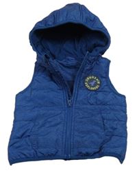 Tmavomodrá vzorovaná šusťáková zateplená vesta s nášivkou a kapucí Impidimpi