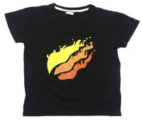 Černé tričko s plamínky foanja