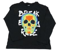 Černé triko s lebkou a nápisy C&A