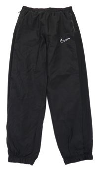 Černé šusťákové kalhoty Nike