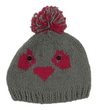 Šedá čepice s čumáčkem a bambulí 