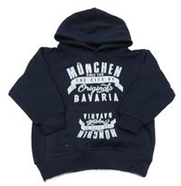 Tmavomodrá mikina s nápisy a kapsou a kapucí Uneek