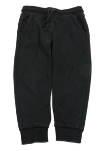 Černé tepláky F&F