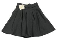 Nové - Antracitová skládaná sukně 