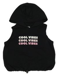 Černý crop top s kapucí a nápisy C&A