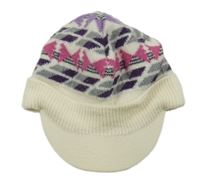Smetanová pletená kšiltovka se vzorem 