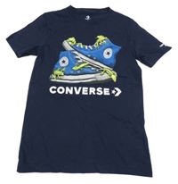 Tmavomodré tričko s botami a logem converse