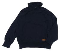 Tmavomodrý lehký svetr s límcem 