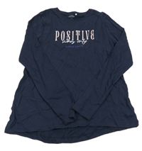 Tmavomodré triko s nápisem Name it