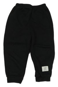 Černé tepláky s nášivkou Shein