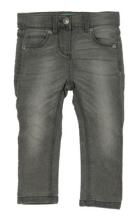 Šedé rifle Benetton