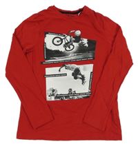 Červené triko s cyklistou a skateboardistou C&A