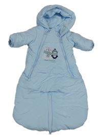 Světlemodrý šusťákový zimní fusak se zvířátky a kapucí 