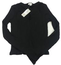 Nové- Černé žebrované crop triko s průstřihem River Island