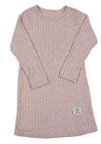 Světlerůžové úpletové žebrované šaty s nášivkou 