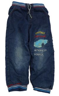 Tmavomodré zateplené rifle s autem 