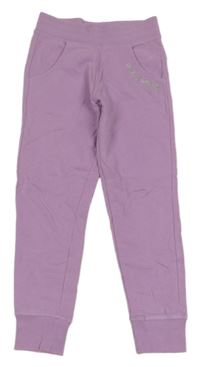 Levandulové tepláky s nápisem