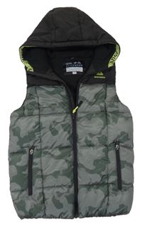 Khaki-černá army šusťáková zateplená vesta s kapucí F&F