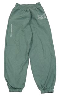 Zelené tepláky s nápisy New Look