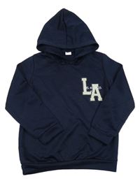 Tmavomodrá mikina s nápisem a kapucí 