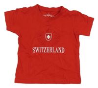 ČErvené tričko s nápisem 