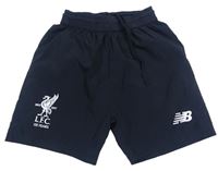 Černé šusťákové fotbalové kraťasy Liverpool New Balance