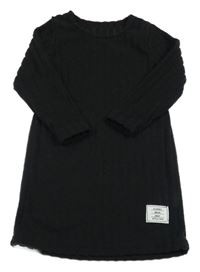 Černé žebrované úpletové šaty s nášivkou 