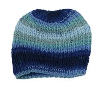 Tmavomodro-modrá pruhovaná pletená čepice 