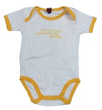Bílo-oranžové body s nápisy 
