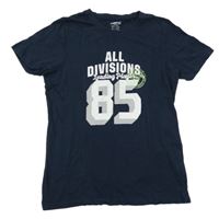 Tmavomodré tričko s číslem a nápisem Pepperts