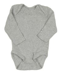 Světlešedé žebrované body C&A